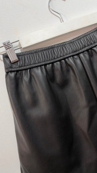 Short Efecto Piel Black