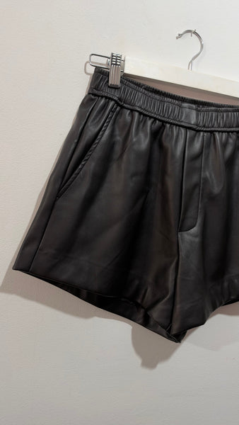 Short Efecto Piel Black