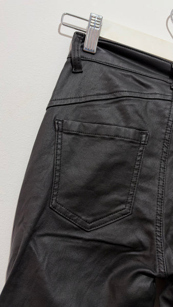 Pantalón Encerado Basic Black